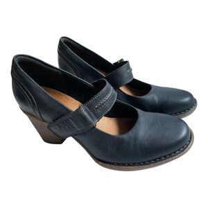 Clarks Artisan Black Mary Jane Chunky Heel Pumps - Women